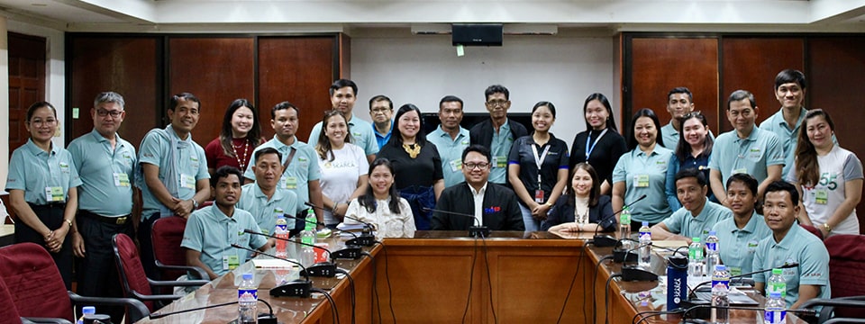 The participants and facilitators, alongside Dr. Dexter Galban, DepEd Assistant Secretary, and SEARCA’s RTLD Team.