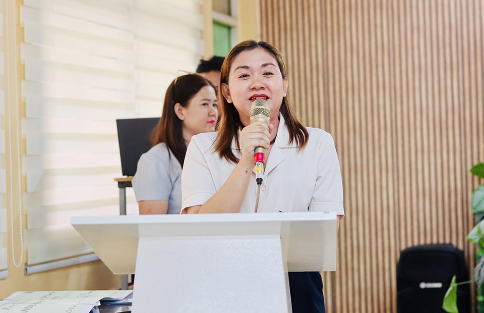 Ms. Anna Gale Vallez delivers her closing remarks at the Los Baños Central Elementary School.