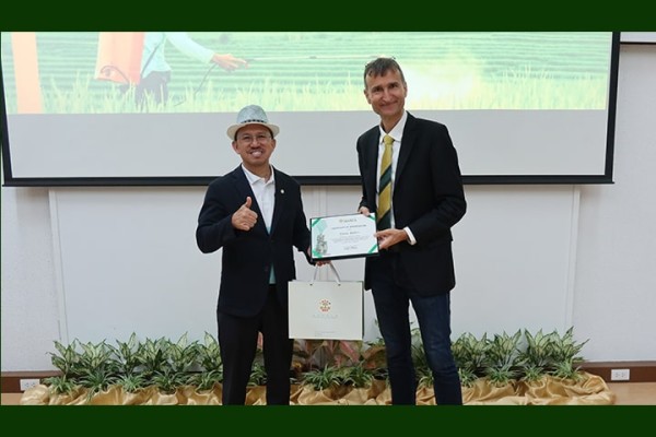 German agricultural scientist discusses alternative cropping systems for sustainable and eco-friendly agriculture in SEARCA ADSS