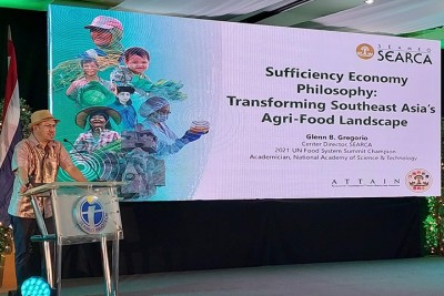 SEARCA Center Director highlights &quot;agriculture with a heart&quot; in Thai Sufficiency Economy Symposium